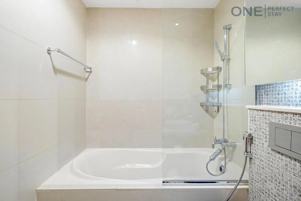 Stylish 1Br With Maid Apartment In Downtown With Pool And Gym Dubai