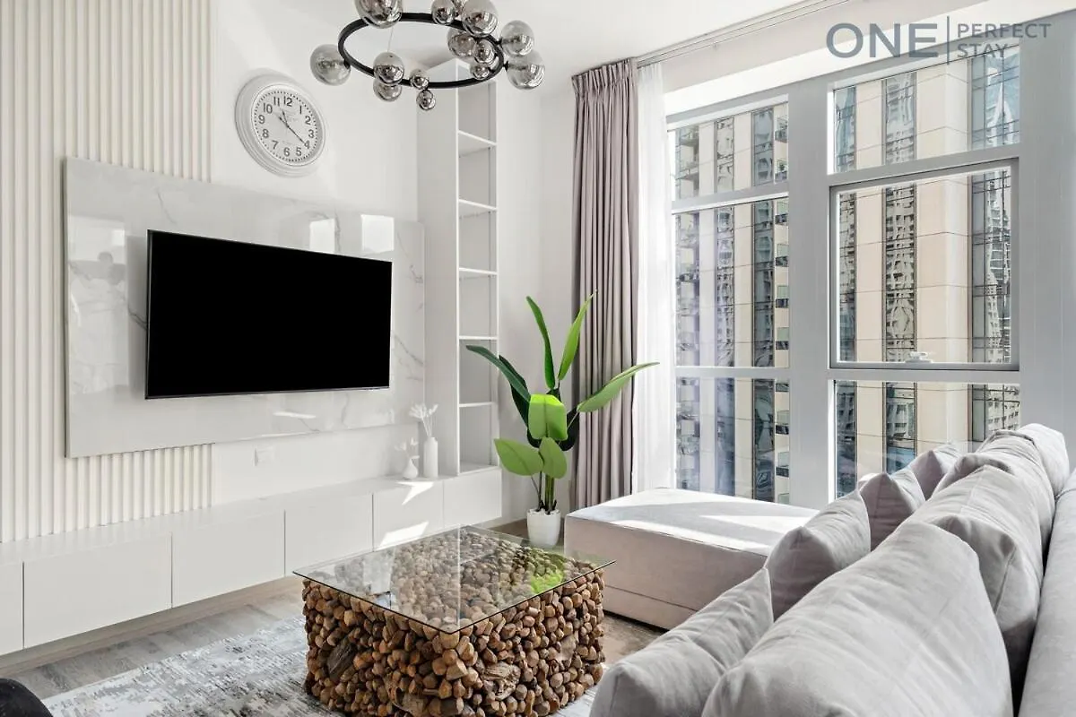 Stylish 1Br With Maid Apartment In Downtown With Pool And Gym Dubai